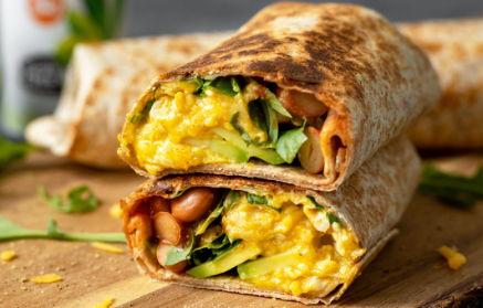 Fitness Recept: Burrito za brzi doručak s grahom, avokadom i jajima